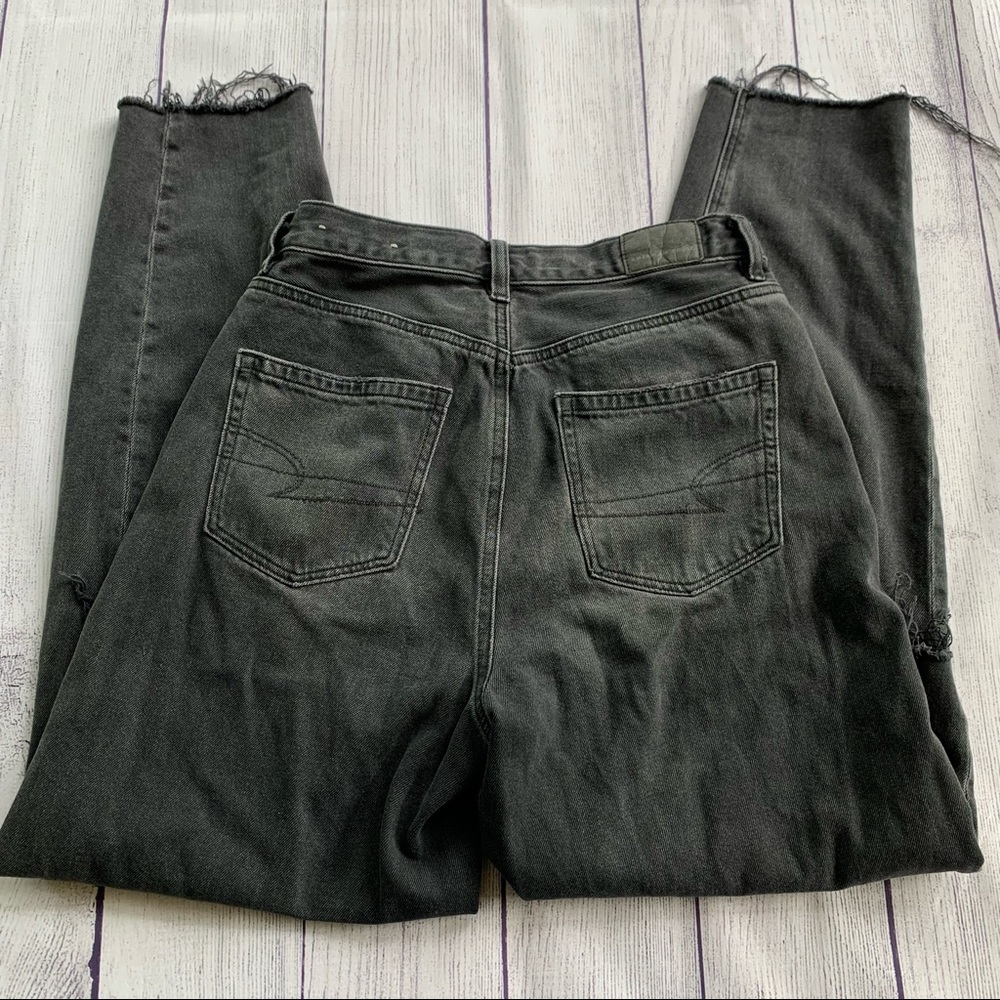 American Eagle Womens High Rise Black Jeans Denim Distressed Tapered Leg Size 0 - Picture 2 of 11
